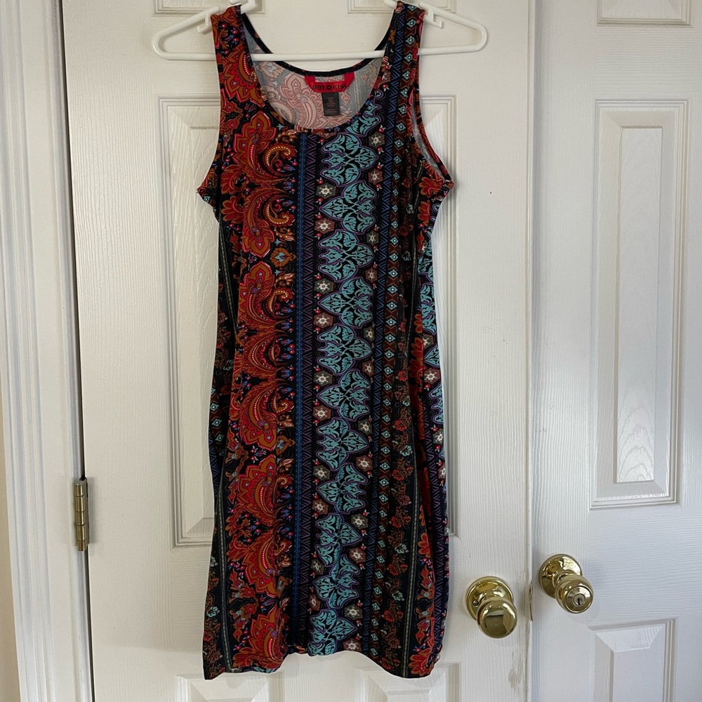 Beautiful form fitting, like new dress